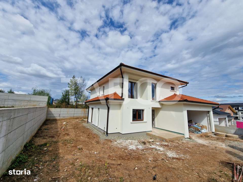 Casa individuala de vanzare cu teren, terasa, garaj si curte Selimbar - Imagine principală: 2/19