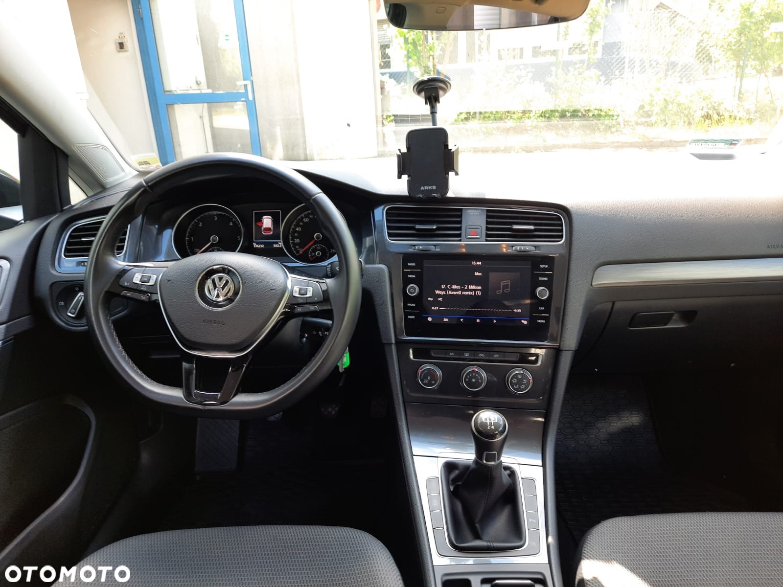 Volkswagen Golf - 10