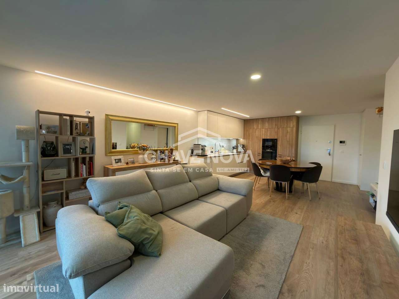 Apartamento T1+1 Santa Marinha de 2023 ao Arrábida Shopping VL8-10