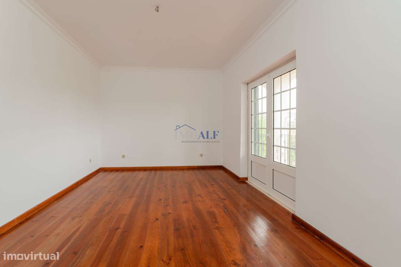 Moradia T7 com terreno perto de Vila Franca de Xira-33