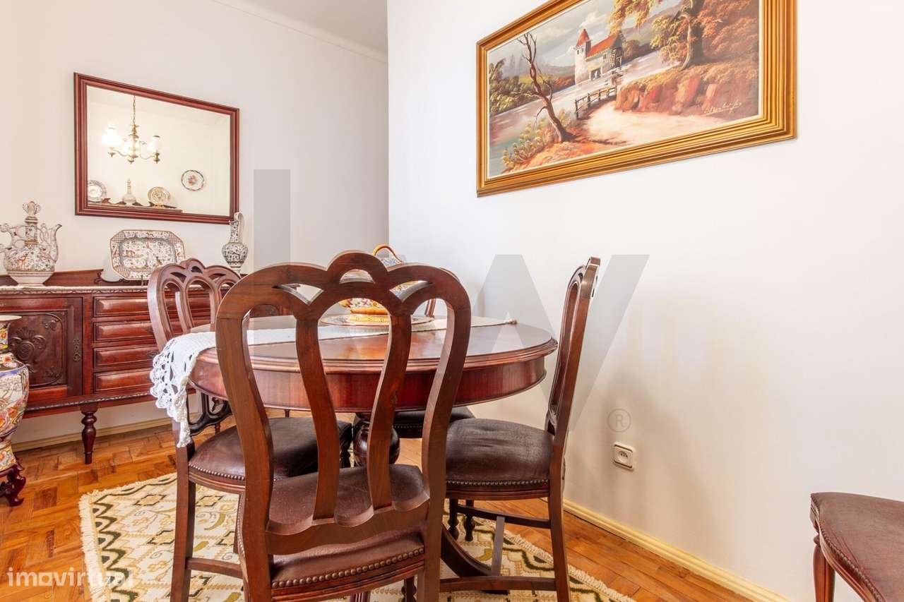 Apartamento T3 com 2 varandas junto ao Terminal dos Barcos do Barreiro-7
