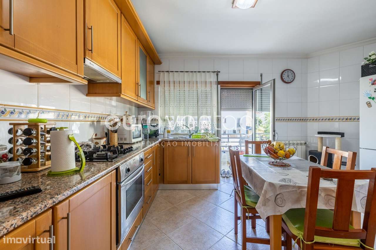 Apartamento T2 na Urbanização de São Romão-9