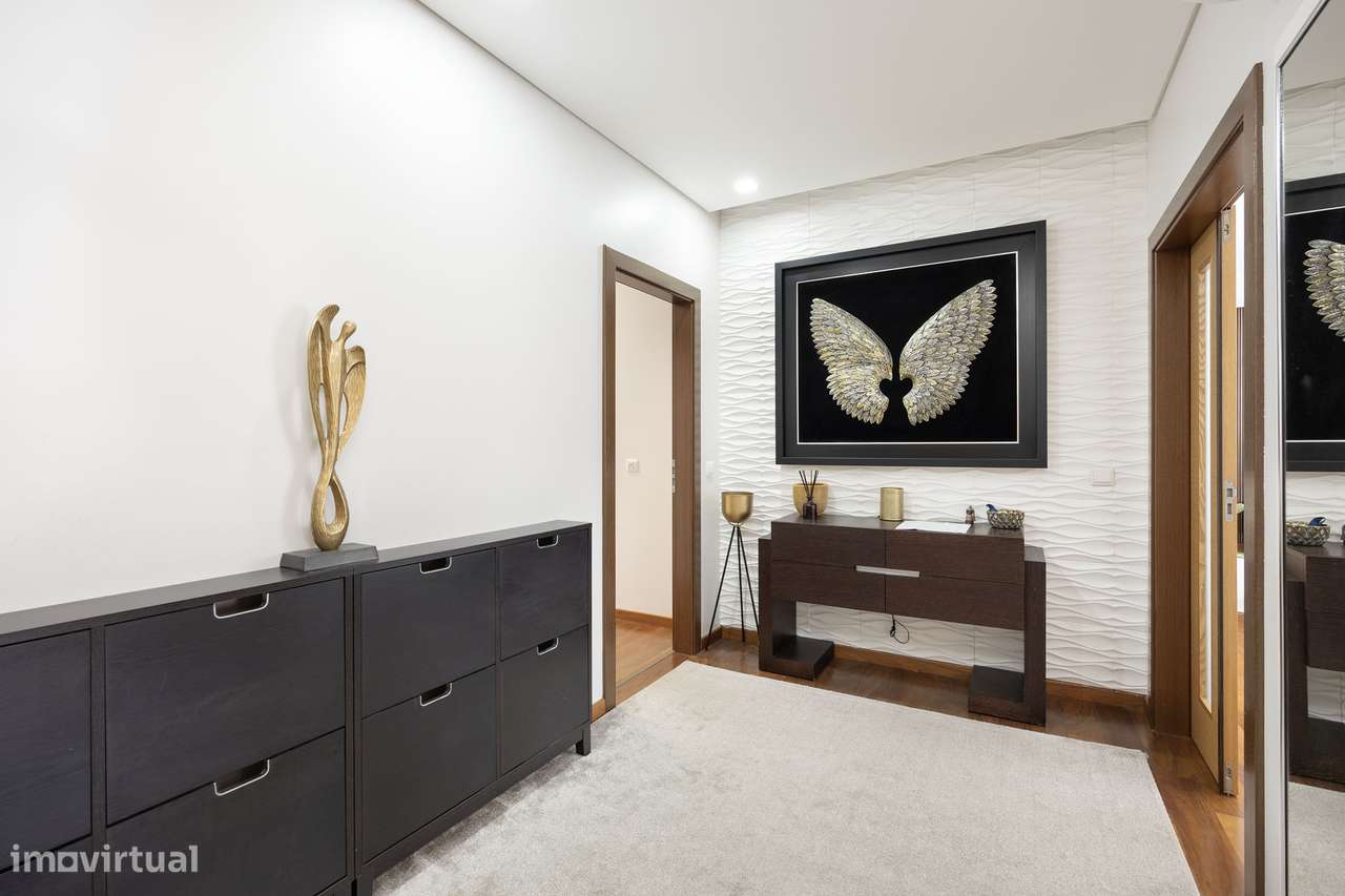 Apartamento T3 com 140m2 | Garagem 2 carros-11