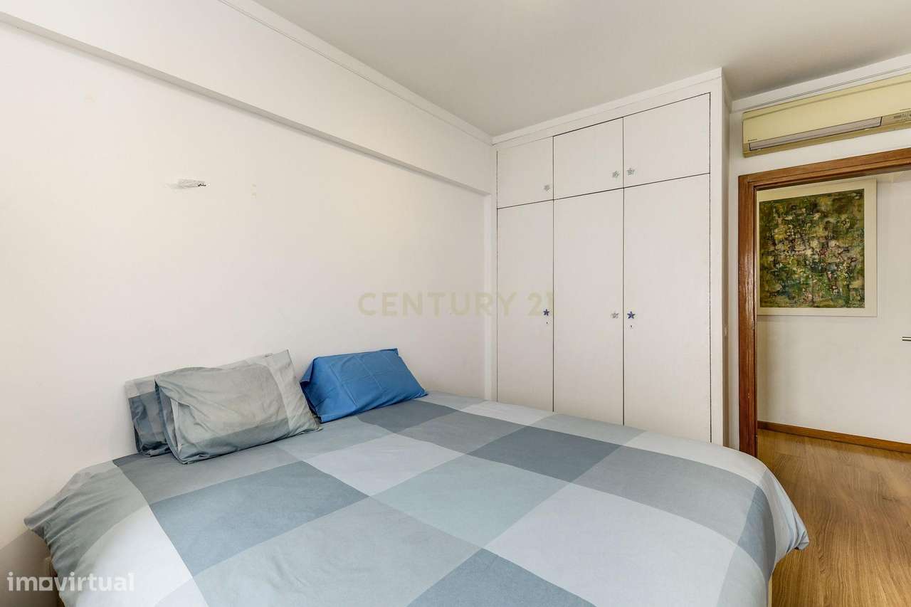 T3 com Garagem e Arrecadação em Benfica — Tudo o que Procura, à Sua Po - Grande imagem: 4/23