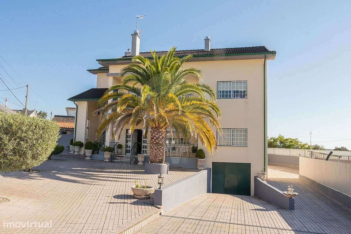 Moradia T6 para venda - Grande imagem: 2/50