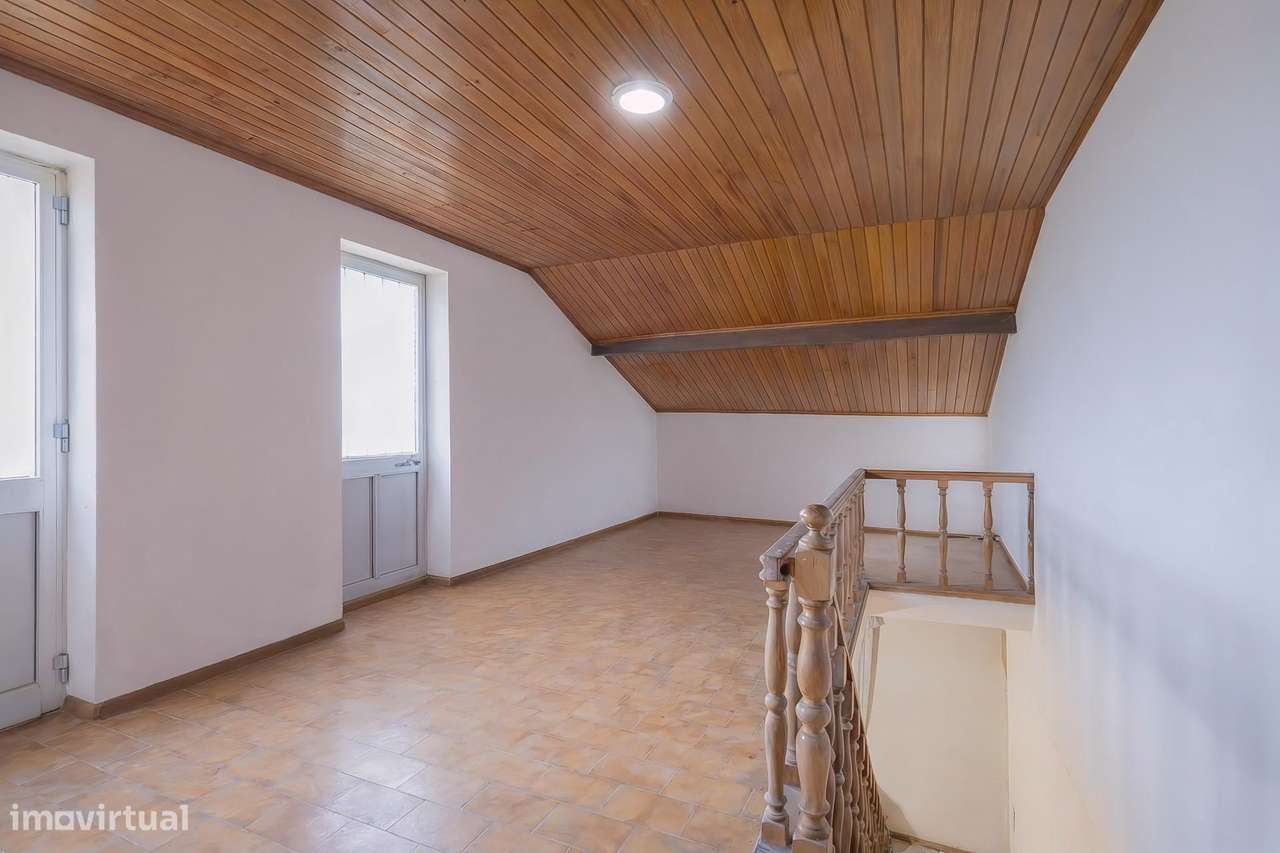 Moradia T8 na Póvoa do Varzim | Oportunidade de Investimento com...-14