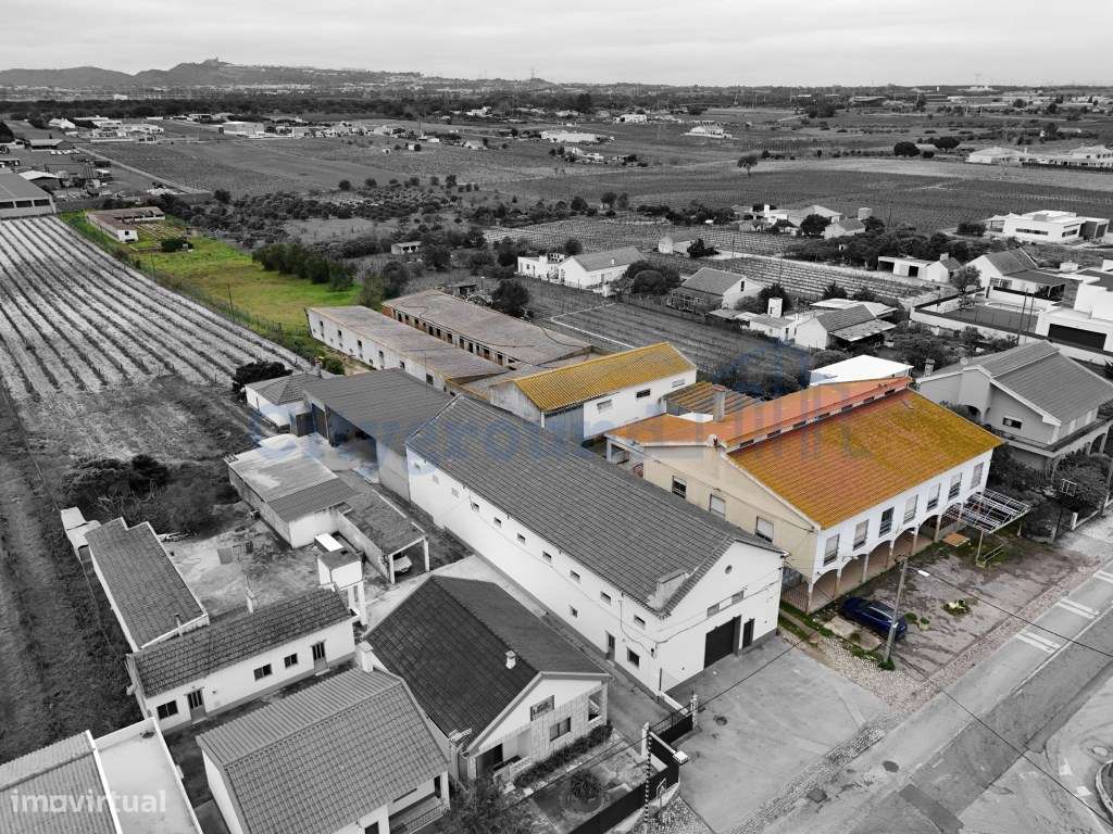 Imóvel junto a Palmela com grande potencial de investimento - Grande imagem: 2/54