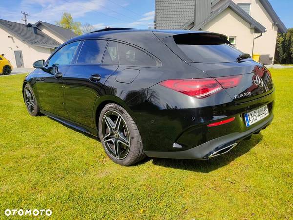 Mercedes-Benz CLA 220 Shooting Brake 7G-DCT AMG Line - 22