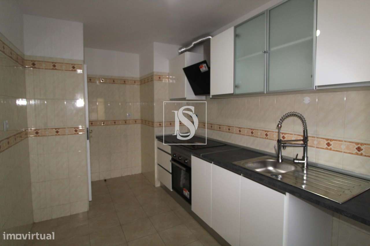 Apartamento T2 na Tapada das Mercês-14