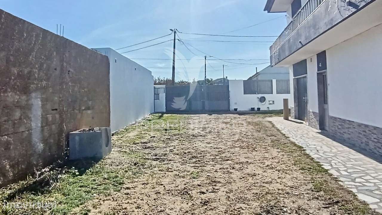 Moradia T3 + 2 com ampla área externa-10