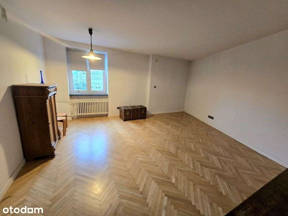 Centrum 4 pokoje,możliwość parkowania na-6