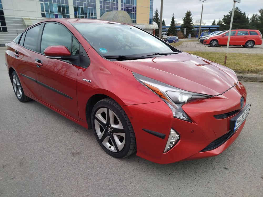 Toyota Prius IV Hybrid 2016
