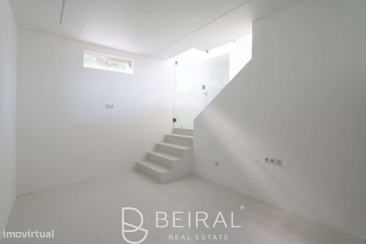 Espaço comercial espaçoso e luminoso no centro de Lisboa-16