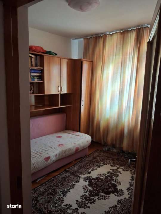 Apartament 3 camere situat in centrul Targu Jiului - Imagine principală: 3/8