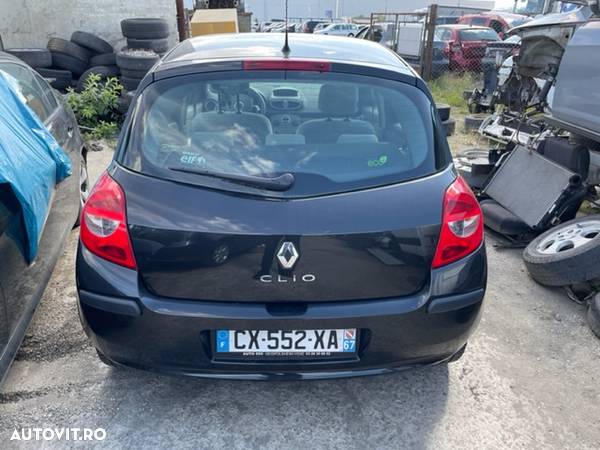 Dezmembrez Renault Clio 1.5 DCI 2008 - 4