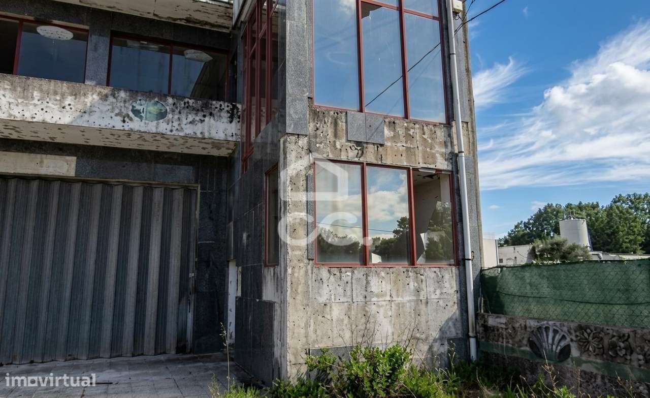 Armazém / Edifício Industrial com 833 m² de Área Construída em Fiães –-3