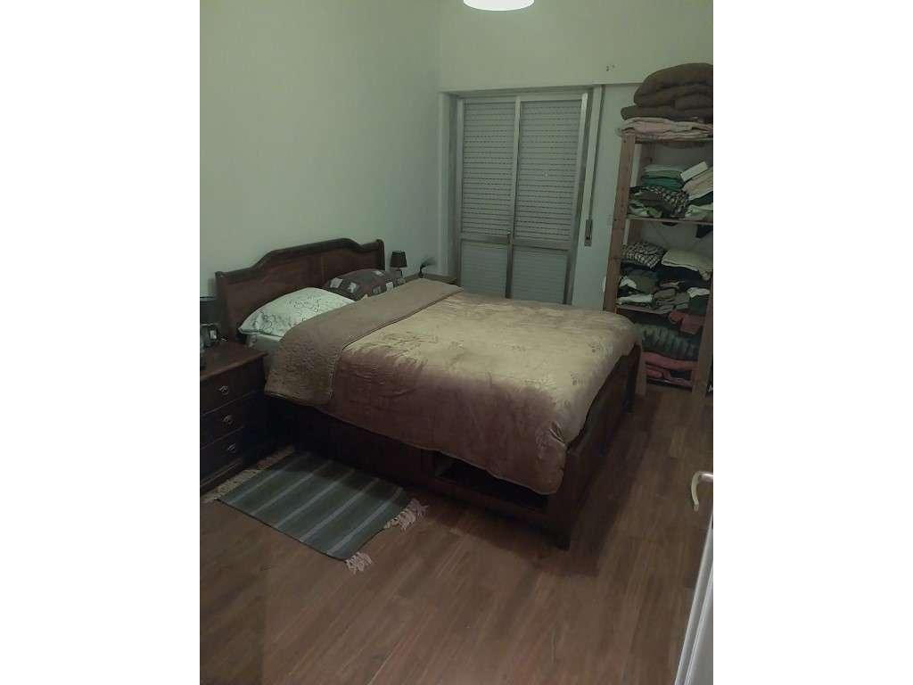 Espetacular apartamento T2 com varanda junto ao Hospital dos Lusiadas.-17