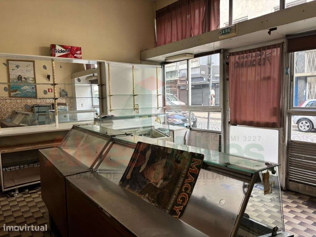 Loja no Porto para Venda-2