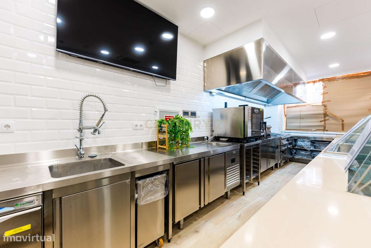 Loja Totalmente Renovada com Logradouro – Pronta a Estrear na Amadora - Grande imagem: 5/17