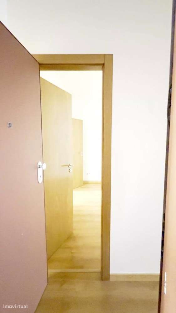 T2+1 pronto a habitar no centro de Lisboa!-15