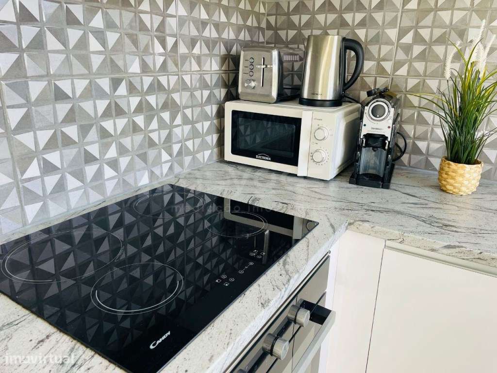 Apartamento T1, inserido em condomínio totalmente remodelado com pi... - Grande imagem: 4/28