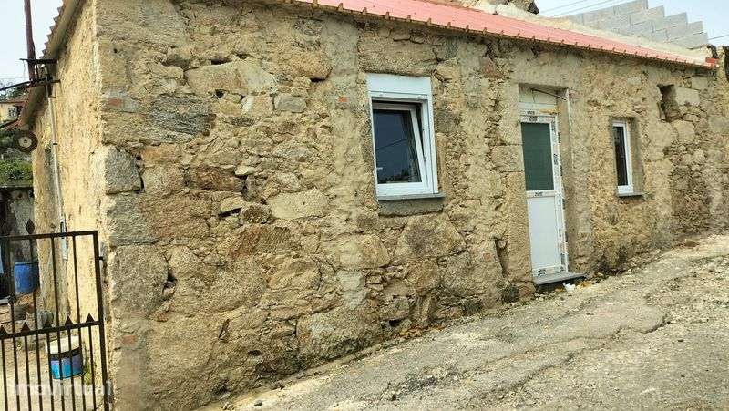 Casas Para Recuperar Em Pindelo