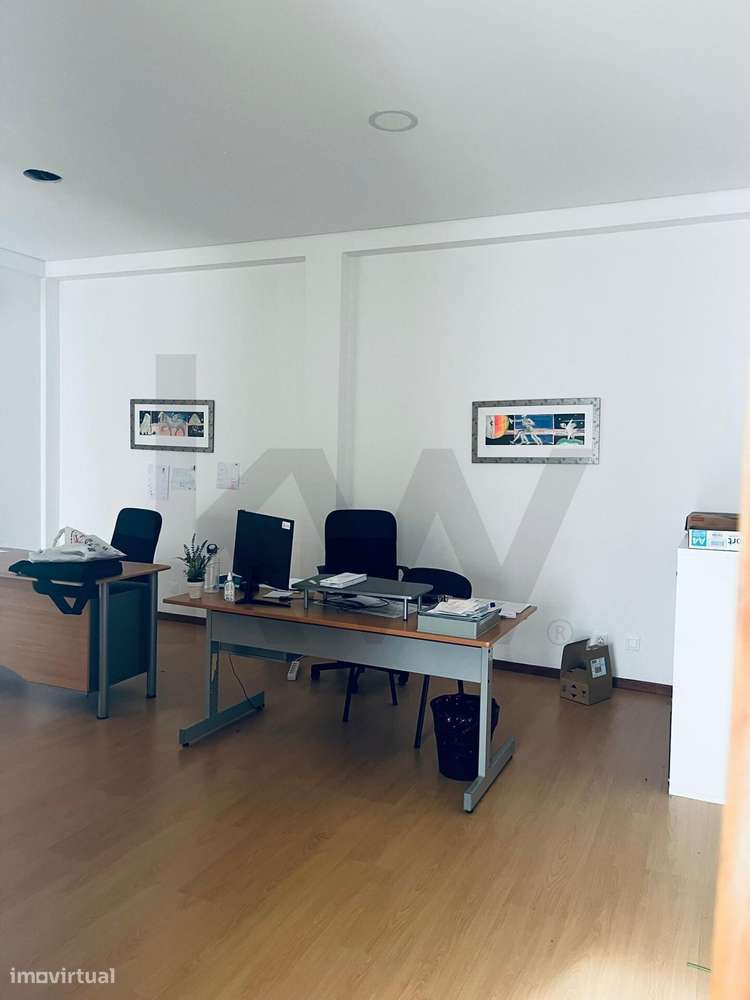 Armazém 767m2 com terreno 1854m2-9