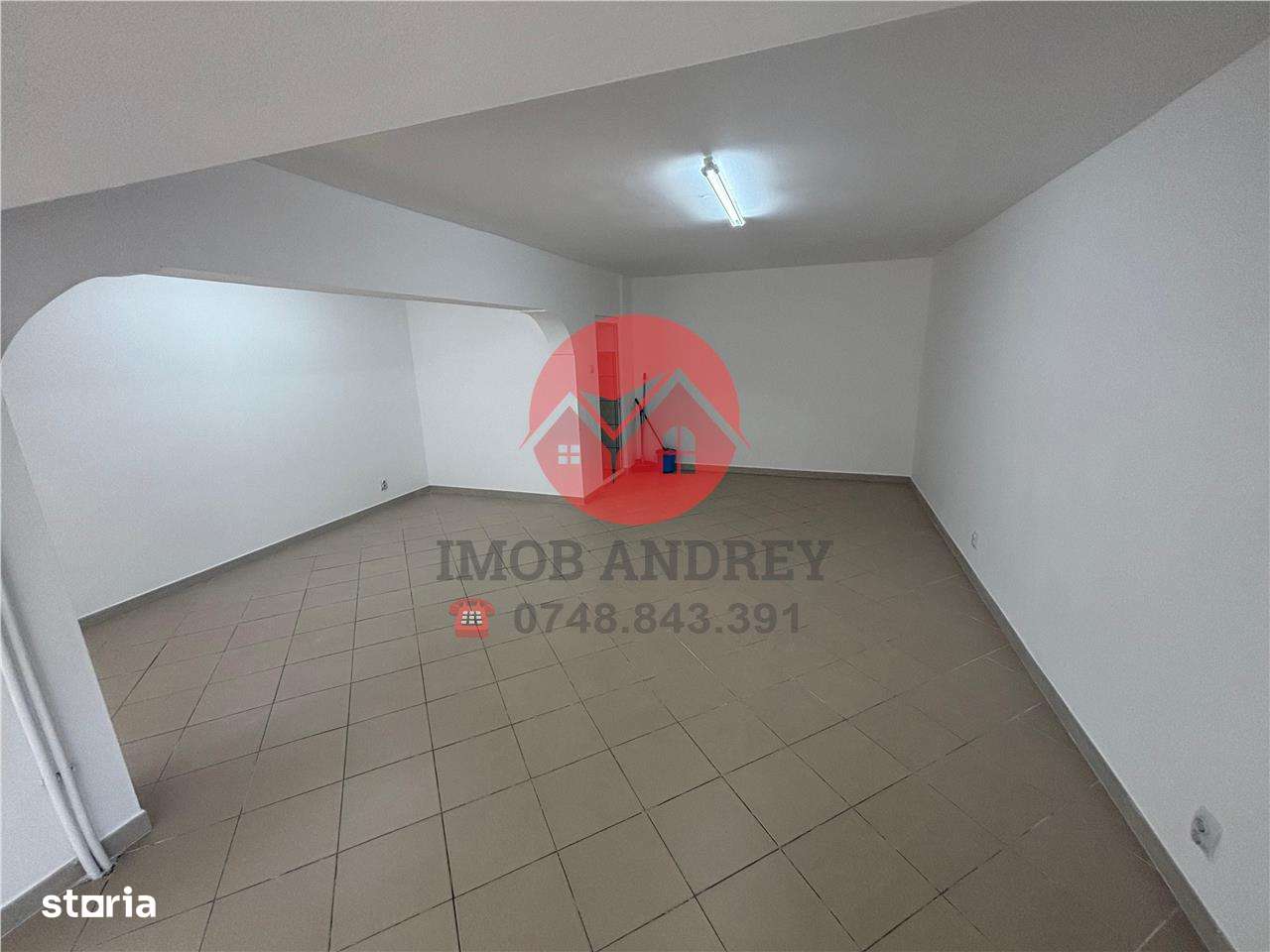 Spatiu comercial 45 mp, parter, Central – renovat, vad pietonal - Imagine principală: 2/4