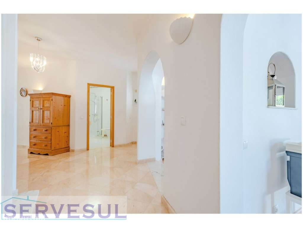 Moradia Deslumbrante de 2 andares com 274 m², composta por 4 quarto...-17