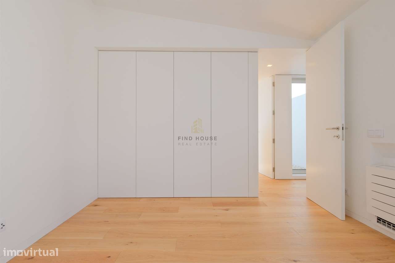 Moradia Isolada T4 com jardim e Garagem Box em Tires, São Domingos de-32