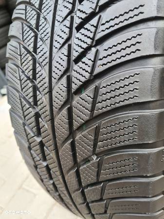 Bridgestone Blizzak LM001 225/45R18 95 H RSC BMW - 3