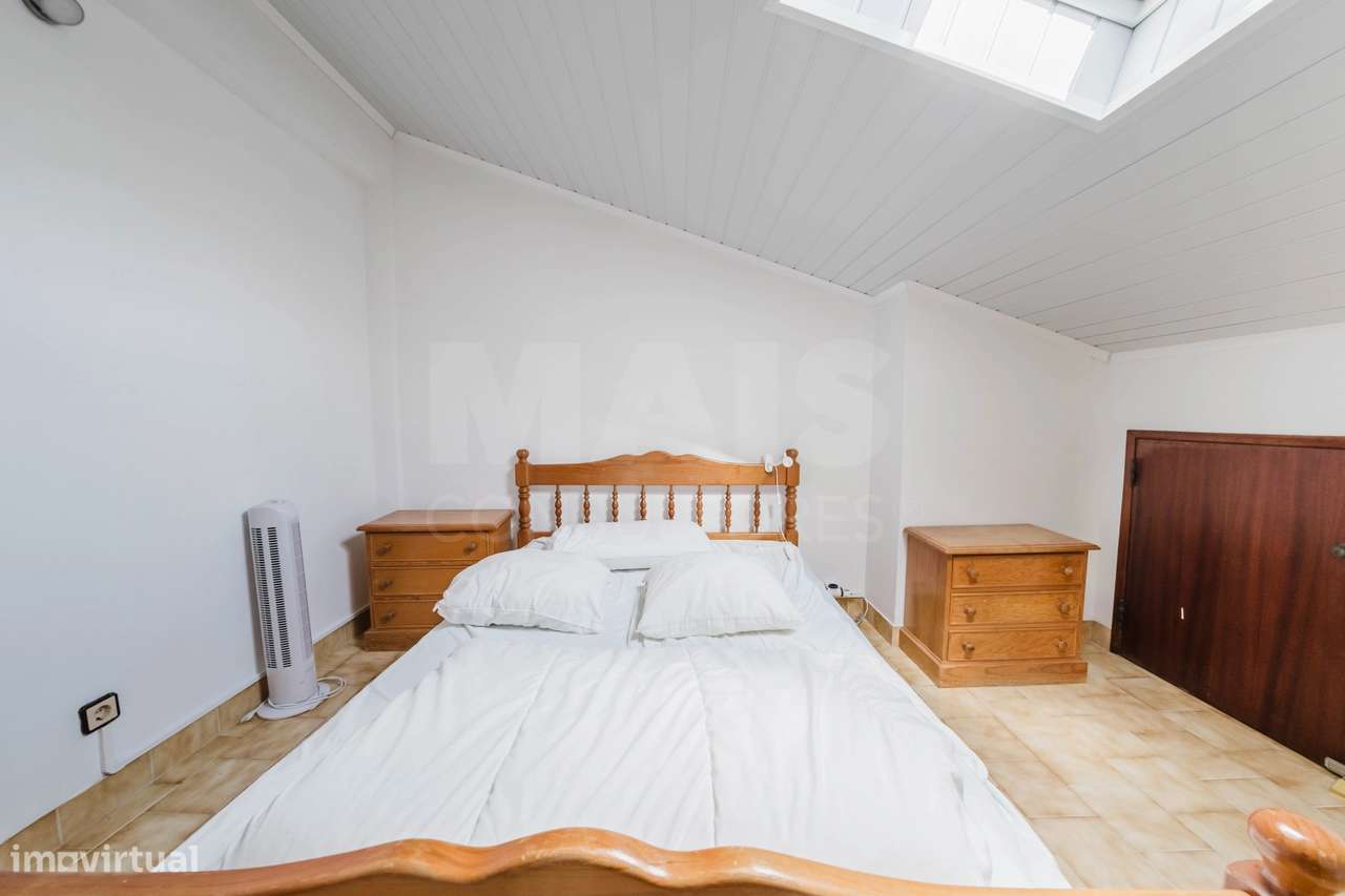 Apartamento T2 com Sótão e Varanda junto à Praia do Baleal-28