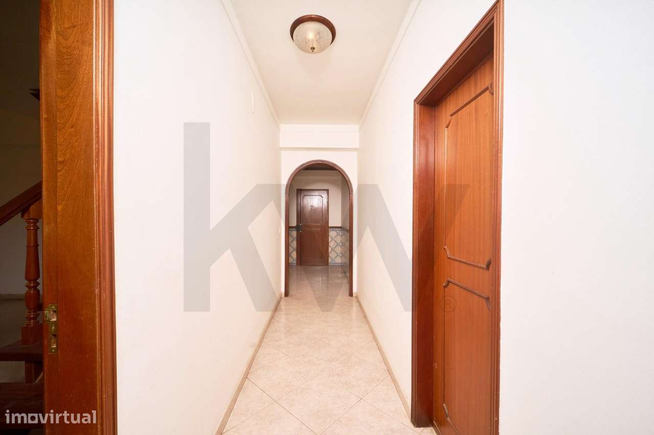 Penthouse Duplex T5 com Vista Desafogada e Excelente Potencial na Quin-7