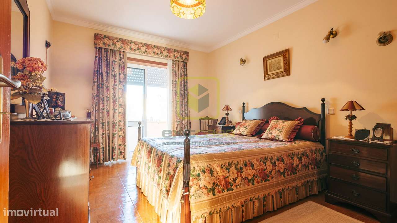 Moradia T3 Geminada-19