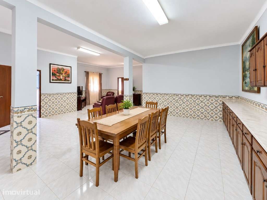 MORADIA 195 m² COM POTENCIAL PARA 2 HABITAÇÕES | PRÓXIMA DAS PRAIAS...-13