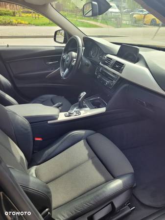 BMW Seria 3 320d Luxury Line - 6