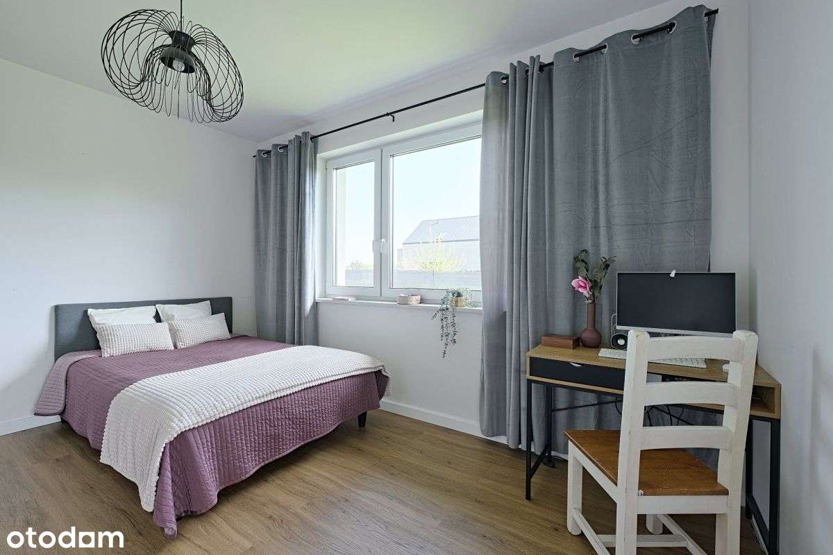 Ładny przestronny i funkcjonalny dom-19