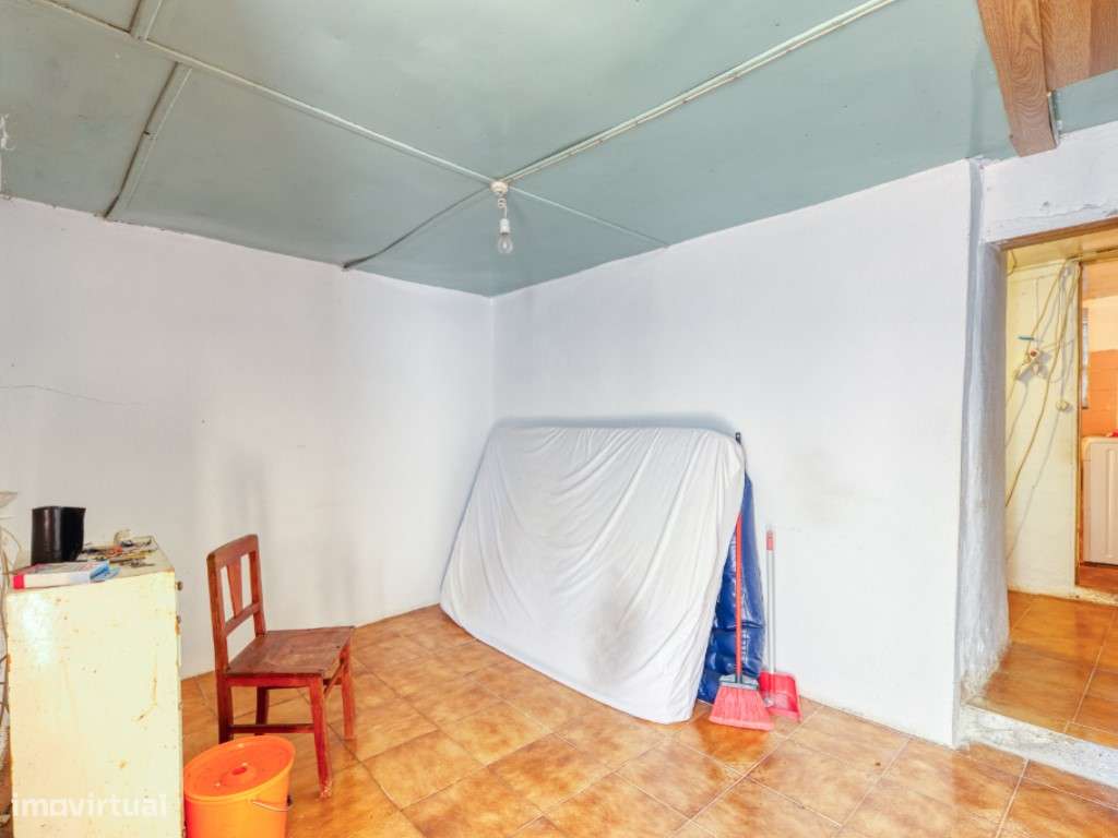 Conjunto de Cinco Imóveis urbanos com Terreno para venda em Caratão...-7