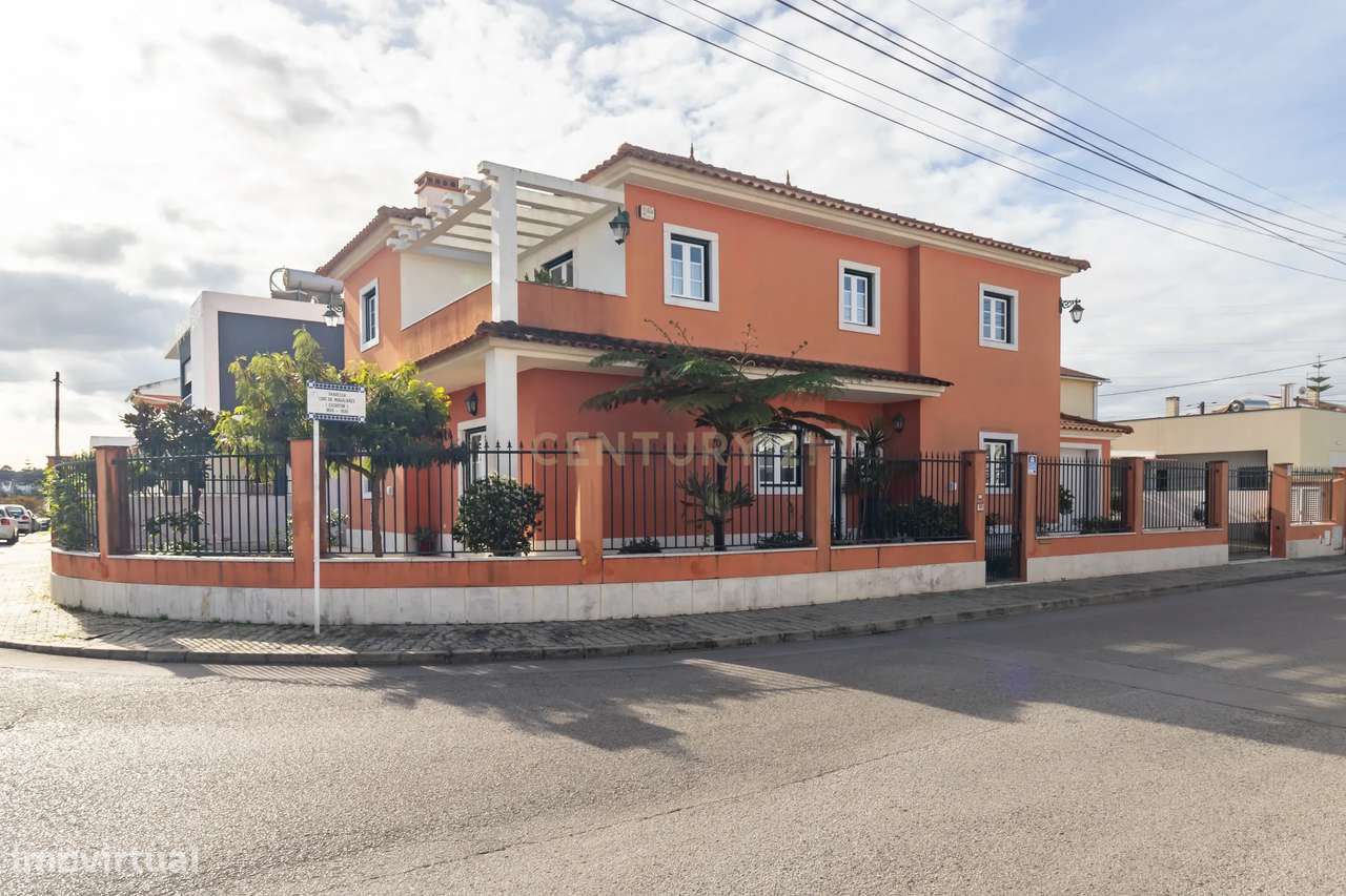 MORADIA ISOLADA DE GAVETO COM ACABAMENTOS DE LUXO – QUINTA DE VALADARE - Grande imagem: 3/60