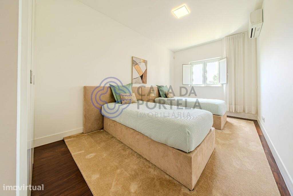 Apartamento Duplex T5 de Luxo com Terraço, Piscina e Garagem – Estoril-31