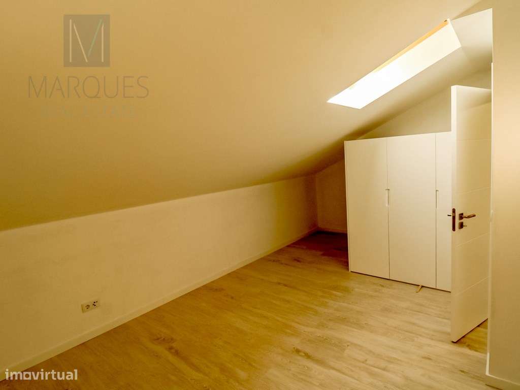 Moradia V2+2 com garagem em Vale de Milhaços - Corroios-27