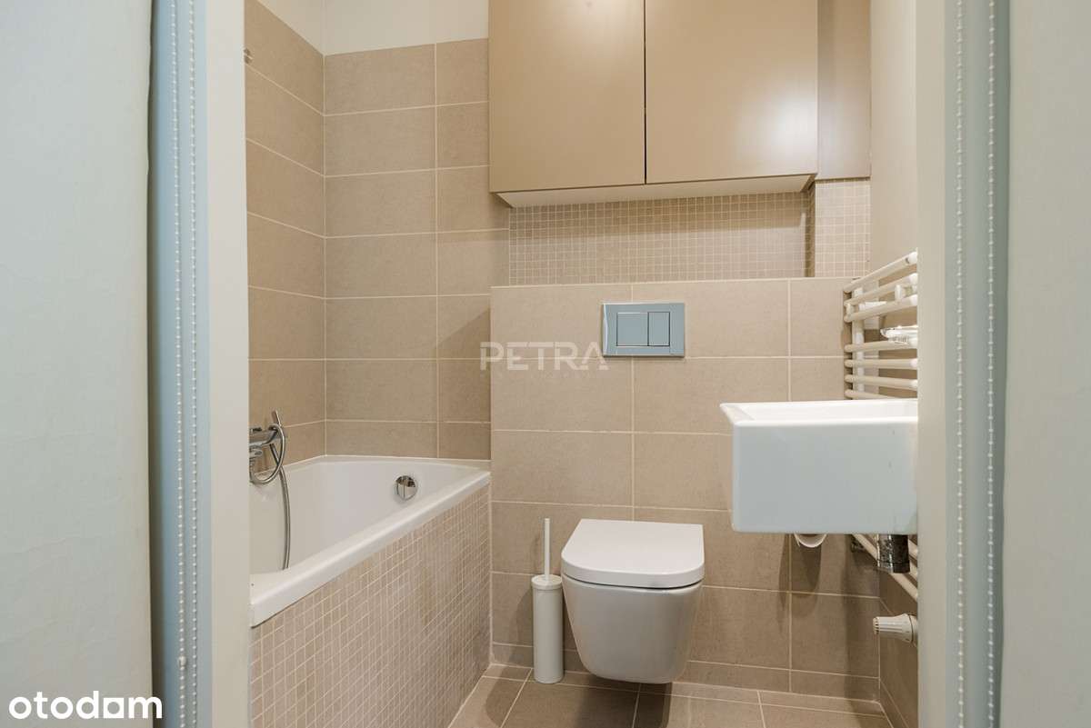 Przestronne, dwupoziomowe mieszkanie przy metrze-18