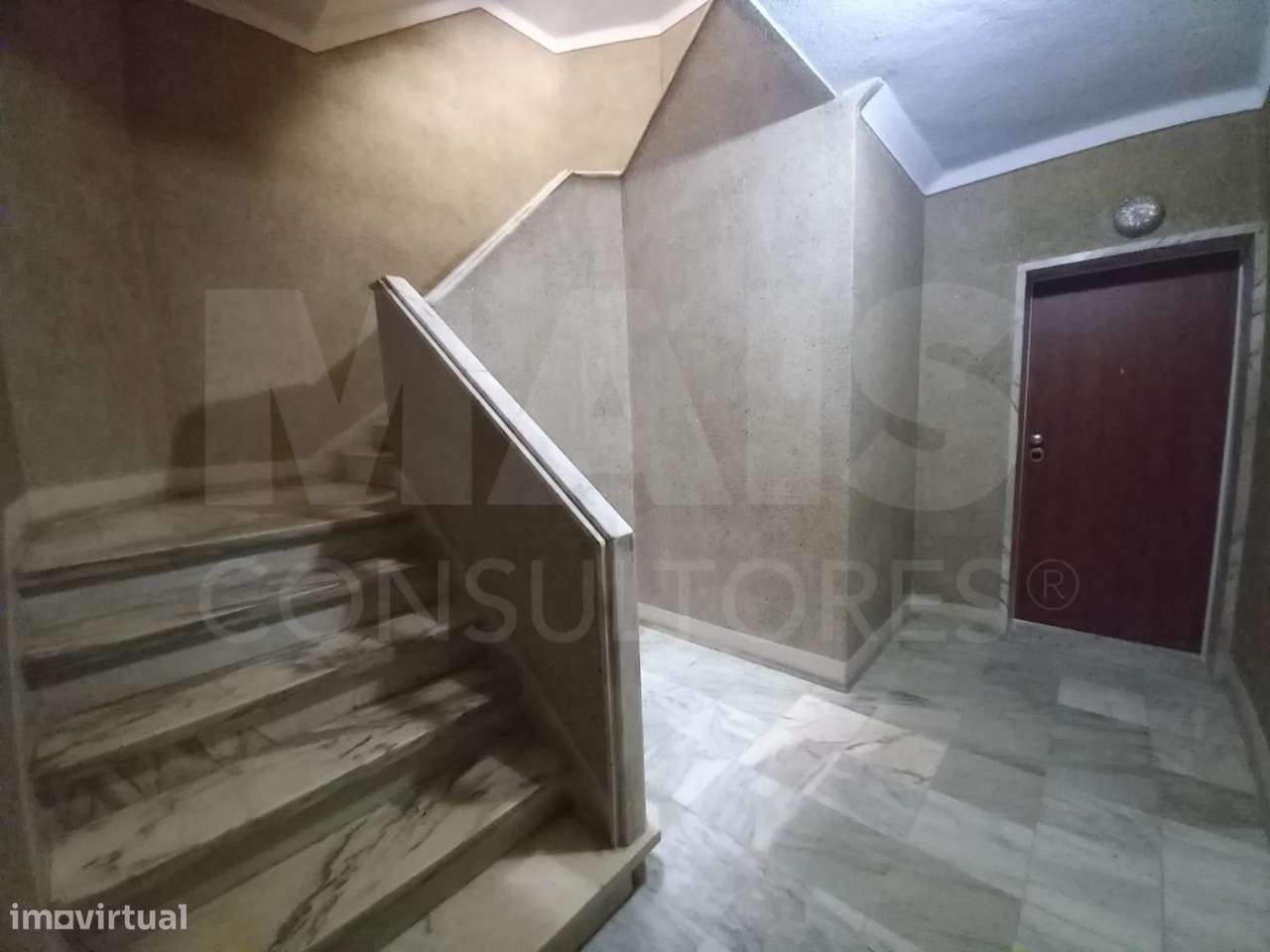 T4 Remodelado | Remodelação em fase de conclusão no Forte da Casa - Grande imagem: 4/33