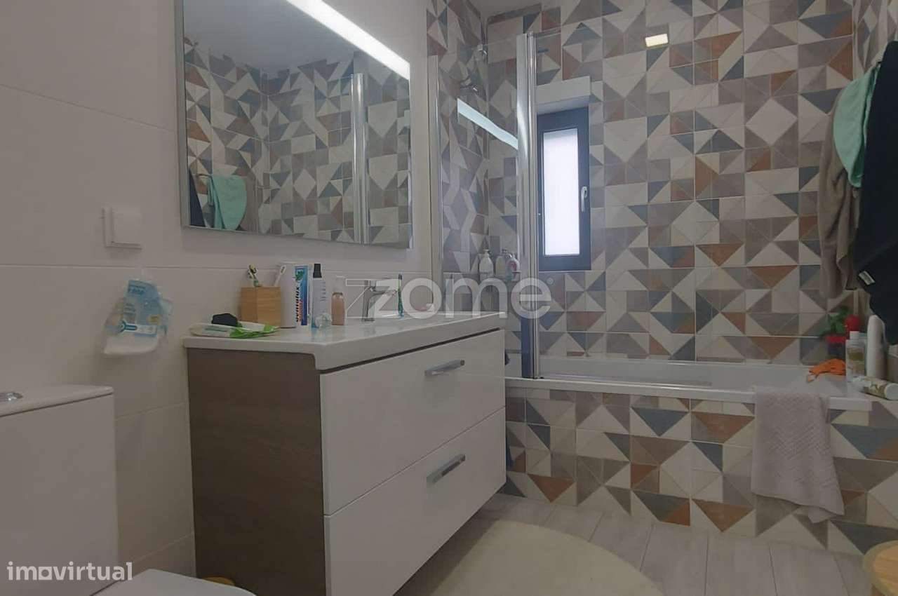 Moradia Térrea V3 com Piscina, Garagem e Terreno de 1.990 m² – Bust...-13