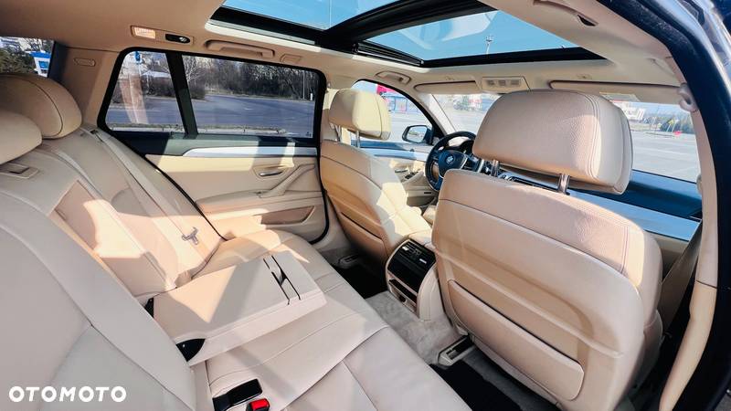 BMW Seria 5 525d xDrive Touring Luxury Line - 10