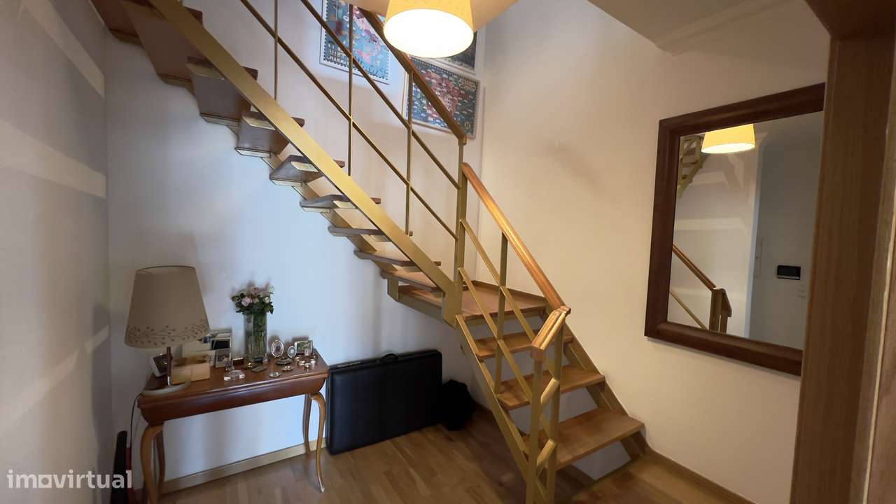 Apartamento T6 Duplex junto à Gulbenkian-24