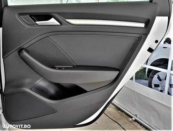 Audi A3 1.6 TDI S tronic Design - 32