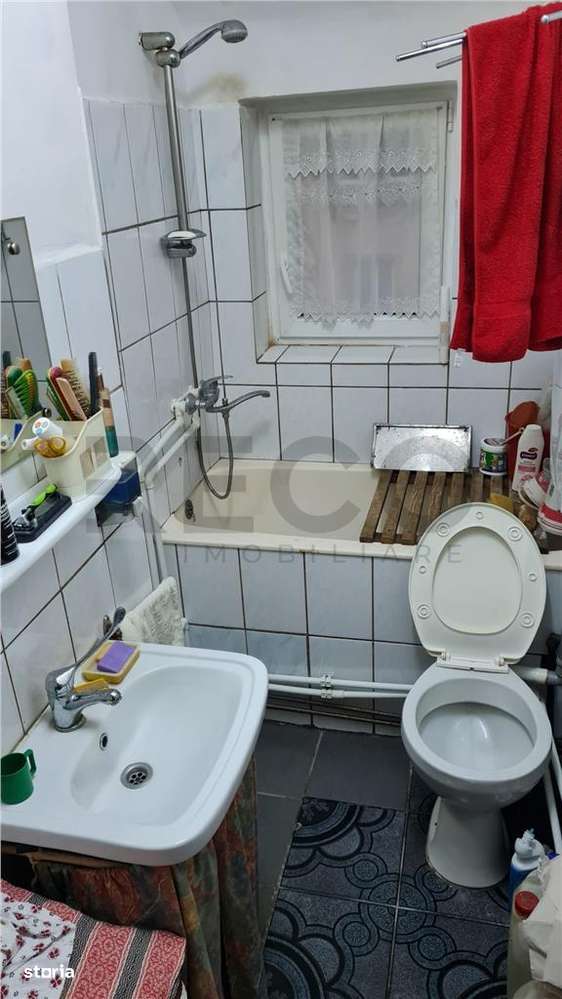 RECO Apartament cu 3 camere, zona Episcopia - Imagine principală: 4/5