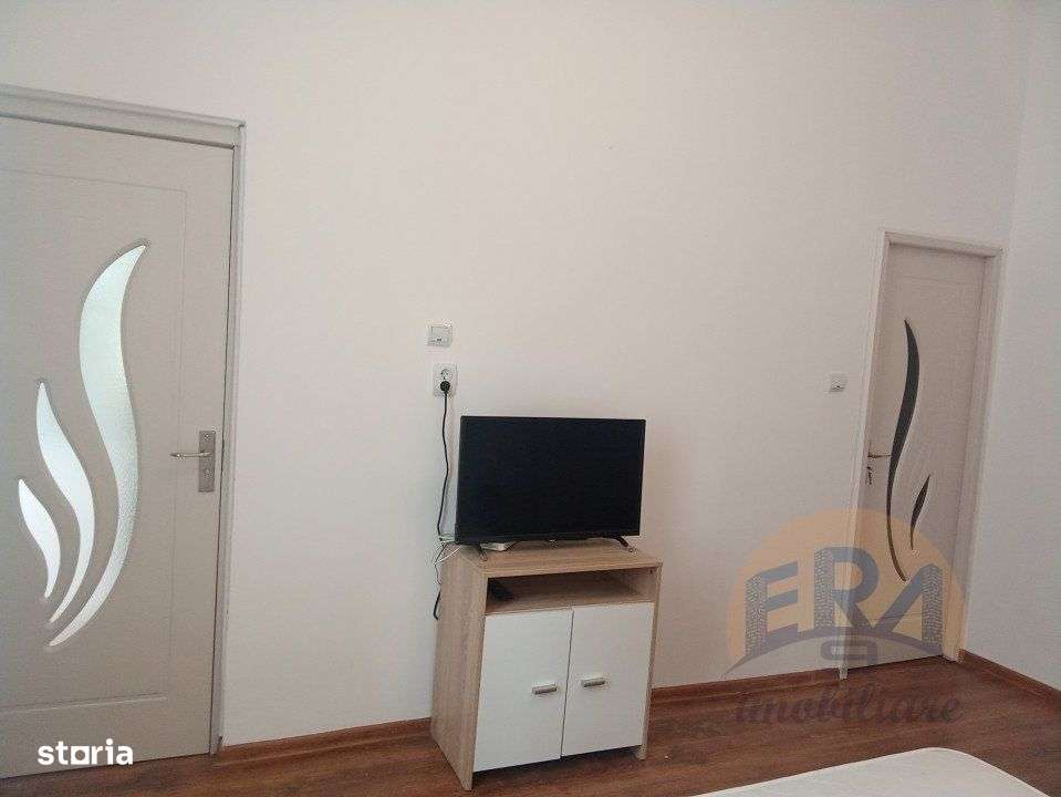 Apartament la casa la curte comuna , Centru, Str. Jokai Mor - Imagine principală: 3/6