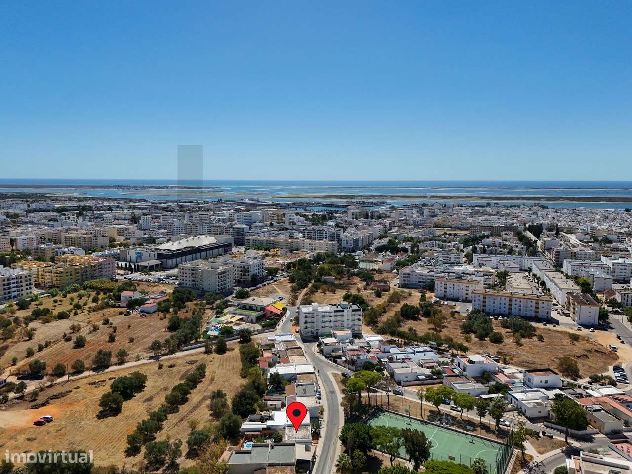 Moradia T2 com 297 m2 de Terreno, Amplo Logradouro e Rooftop | Quelfes-22
